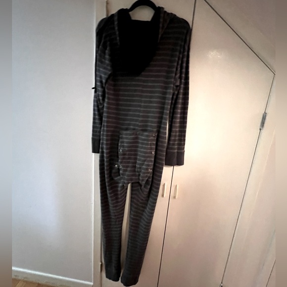 Sitka women’s onesie size medium - Picture 10 of 10